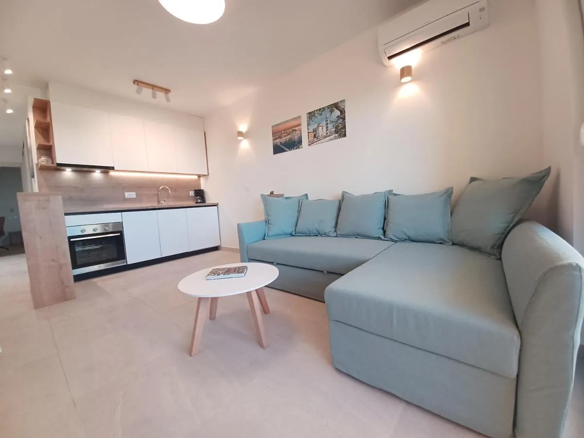 Apartment Mare - Lovely Flat Few Steps Away From The Main Bus Station And Zadar Old Town Croatia