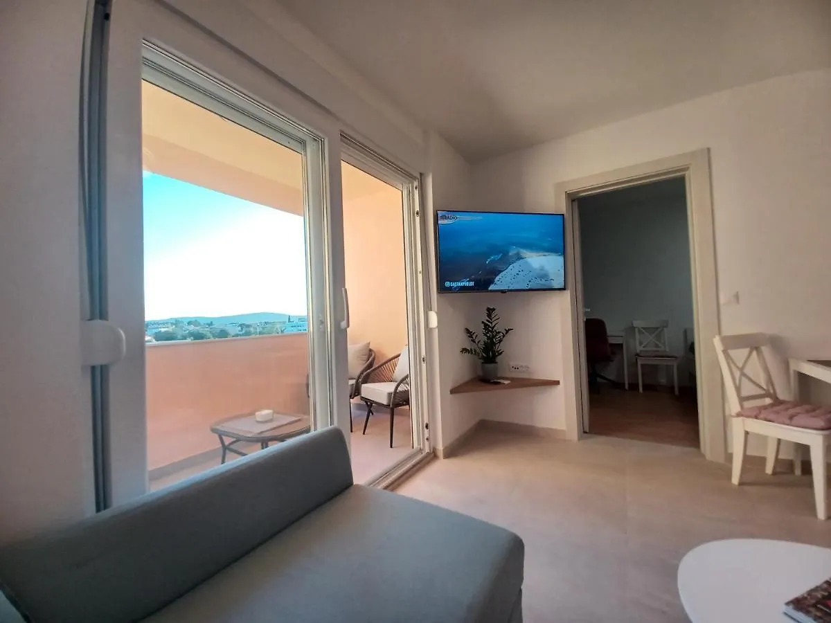 Apartment Mare - Lovely Flat Few Steps Away From The Main Bus Station And Zadar Old Town