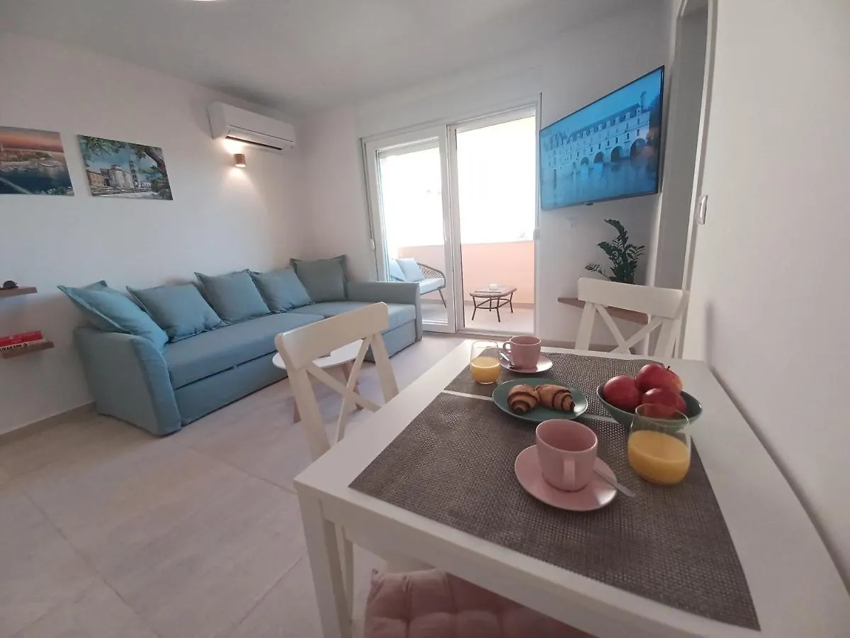 Apartment Mare - Lovely Flat Few Steps Away From The Main Bus Station And Zadar Old Town Croatia